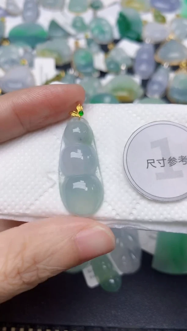颈饰18K金镶嵌翡翠天然缅甸A货翡翠