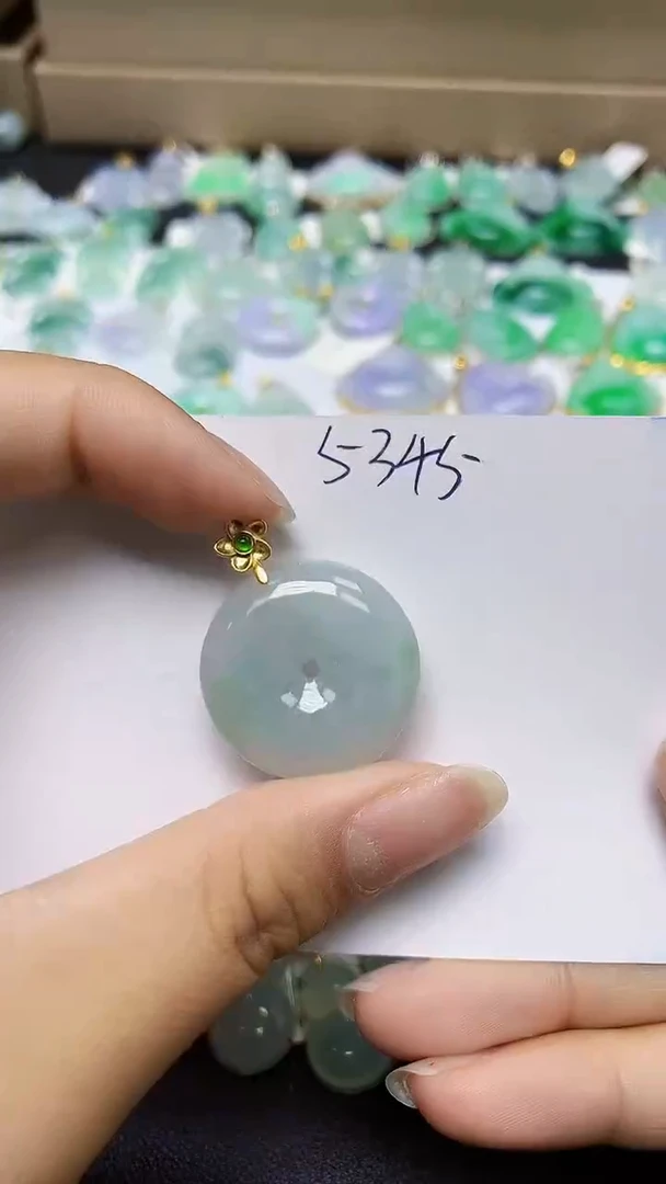 翡翠未镶嵌颈饰 天然缅甸翡翠A货