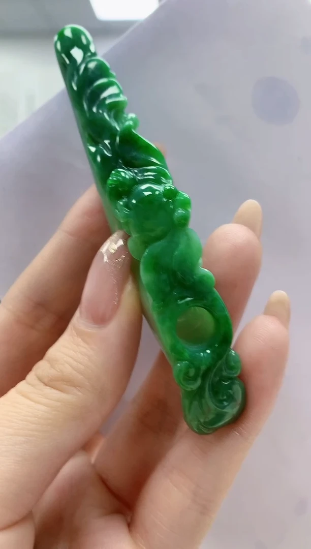 未镶嵌定制翡翠星*?4868jw-毛货挂件