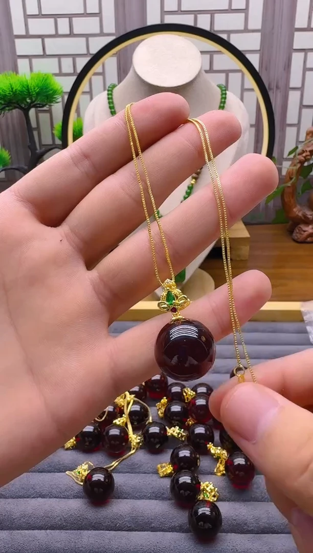 血珀吊坠(赠链)14K金镶嵌L77