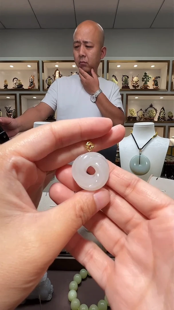 和田玉18K金镶嵌车挂苏