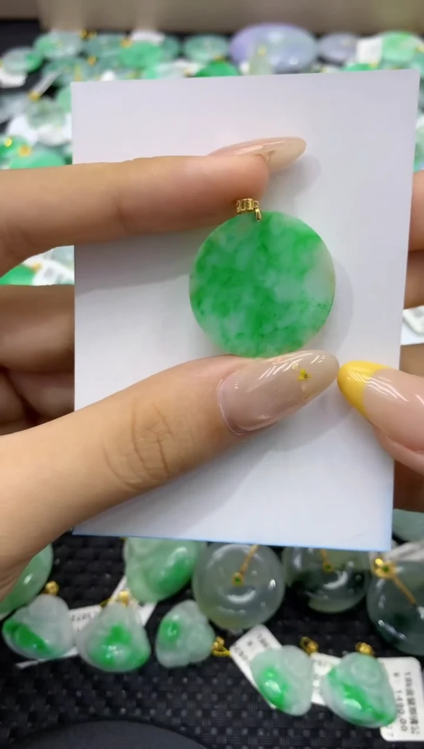 颈饰18K金镶嵌翡翠天然缅甸翡翠A货