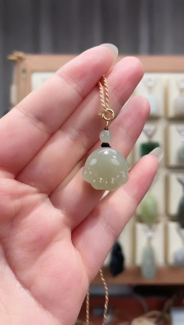 颈饰未镶嵌和田玉17*11.6毫米青海料小猫爪