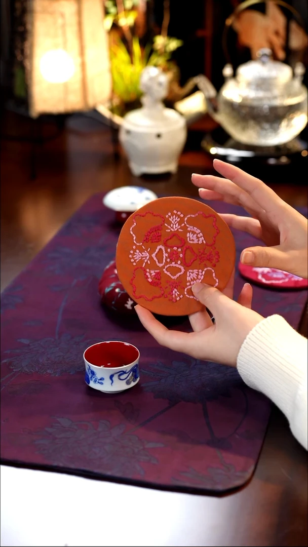 刺绣杯垫·······