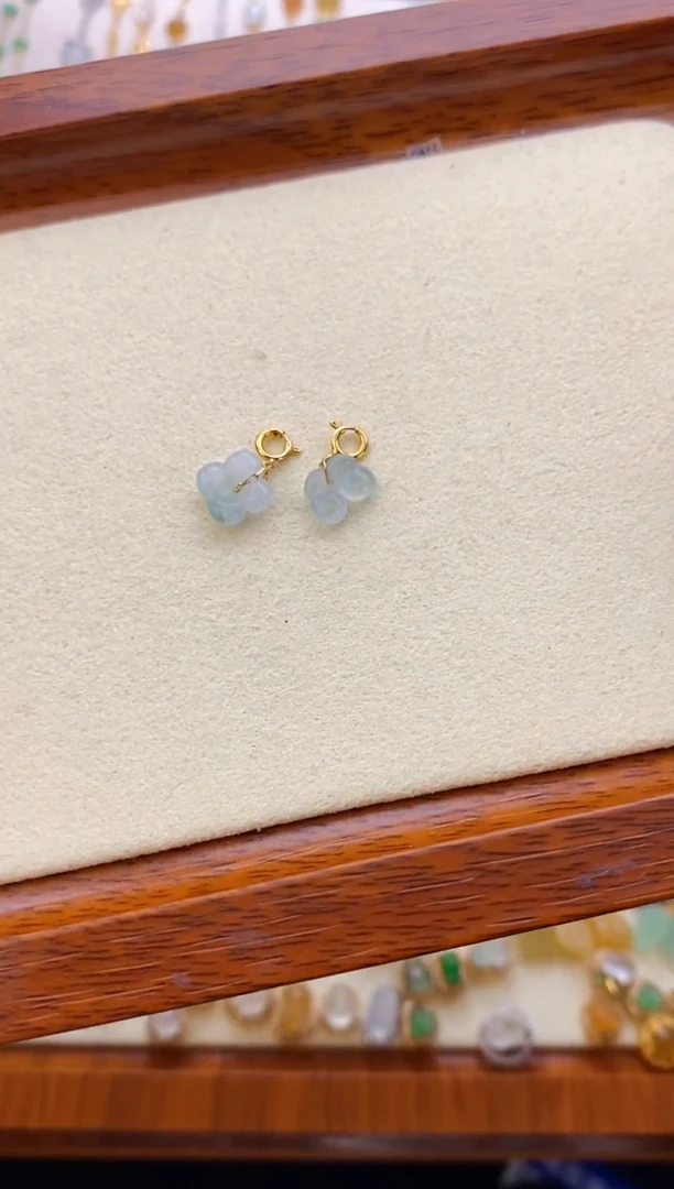 翡翠18K金镶嵌颈饰11111111111