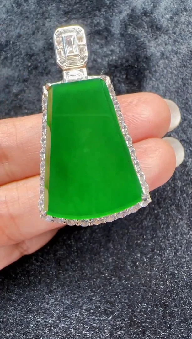 未镶嵌定制翡翠翡翠吊坠195