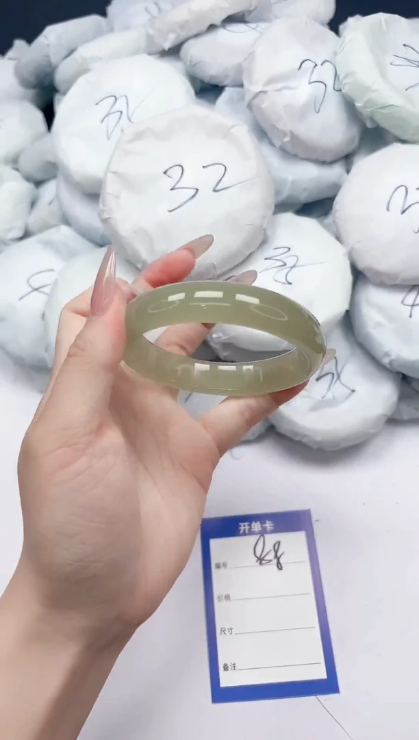 未镶嵌手镯石英质玉88/58