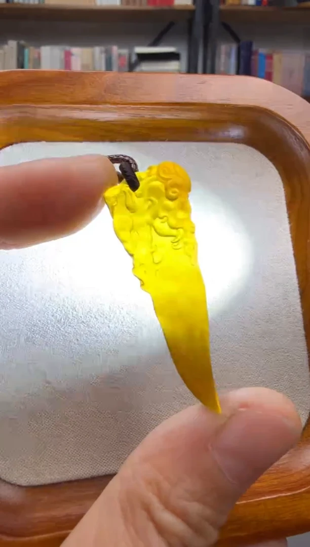 【闪购商品】未镶嵌琥珀颈饰龙牙吊坠