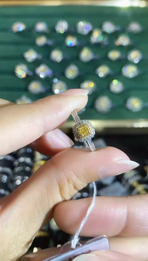 18K金镶嵌戒指钻石13