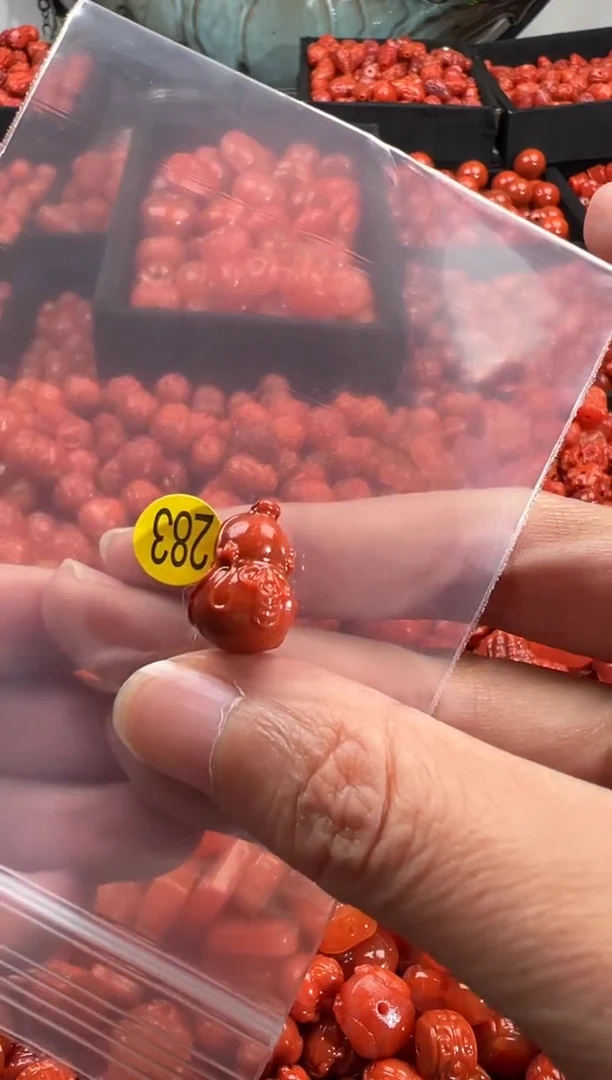 颈饰未镶嵌南红玛瑙1