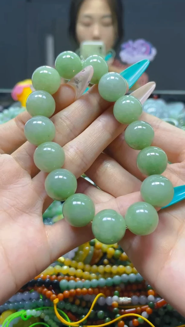 翡翠未镶嵌颈饰13MM/Q/翡翠A货，一件也是批发价