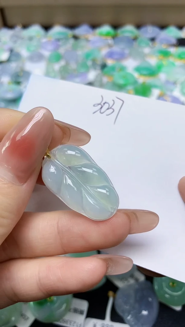 翡翠未镶嵌颈饰 天然缅甸翡翠A货