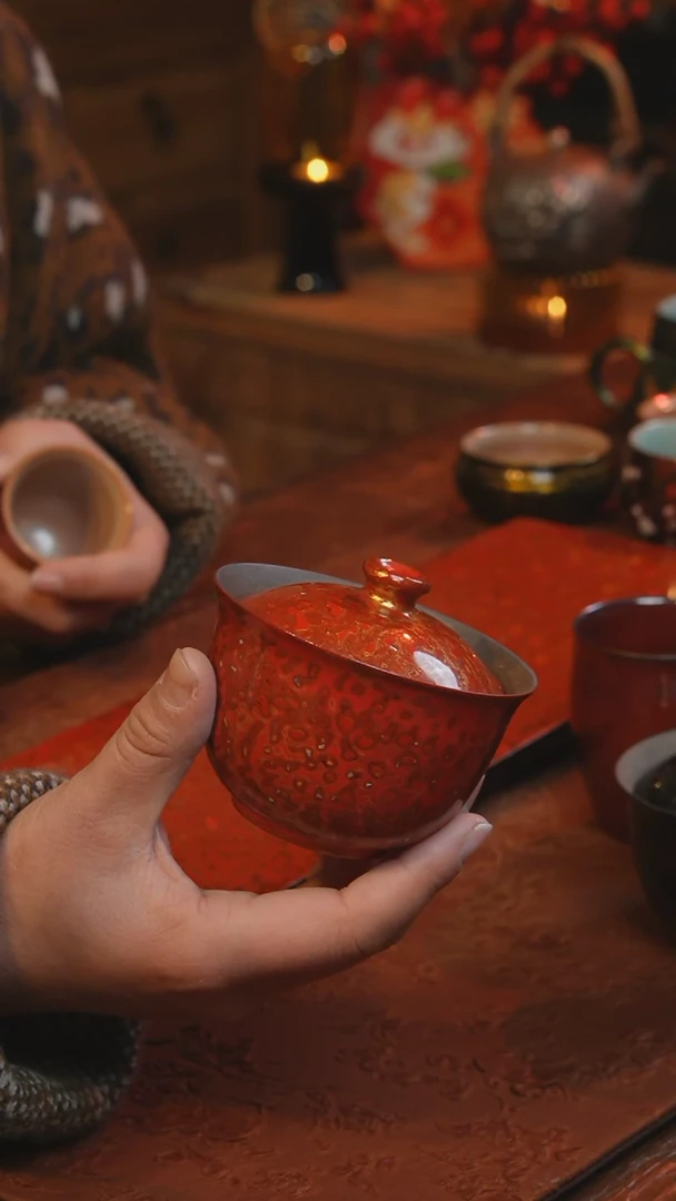 【闪购商品】瓷片大漆红色盖碗---------