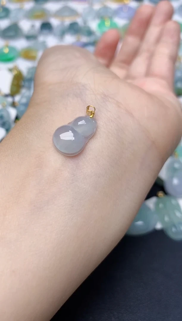 翡翠18K金镶嵌颈饰天然缅甸A货翡翠