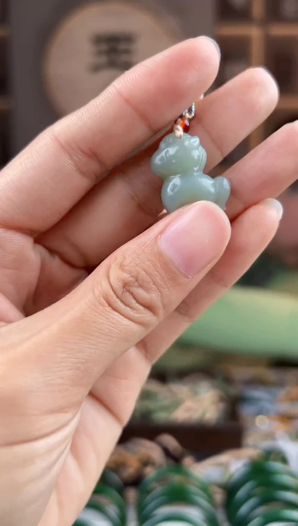 颈饰未镶嵌和田玉拍一发一，拍一发一