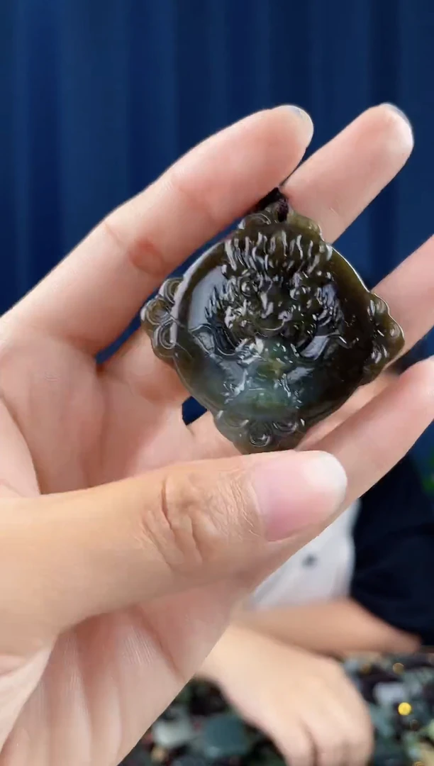未镶嵌和田玉挂件拍一发一，多样性发货有裂
