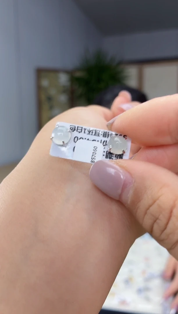 银S925镶嵌翡翠耳饰1