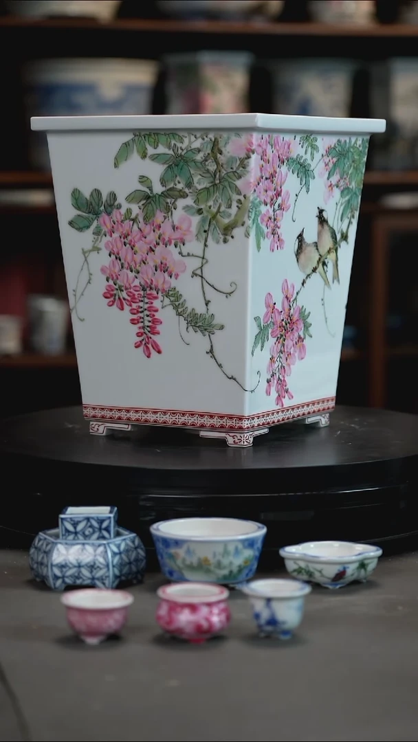 粉彩手绘盆粉彩手绘盆