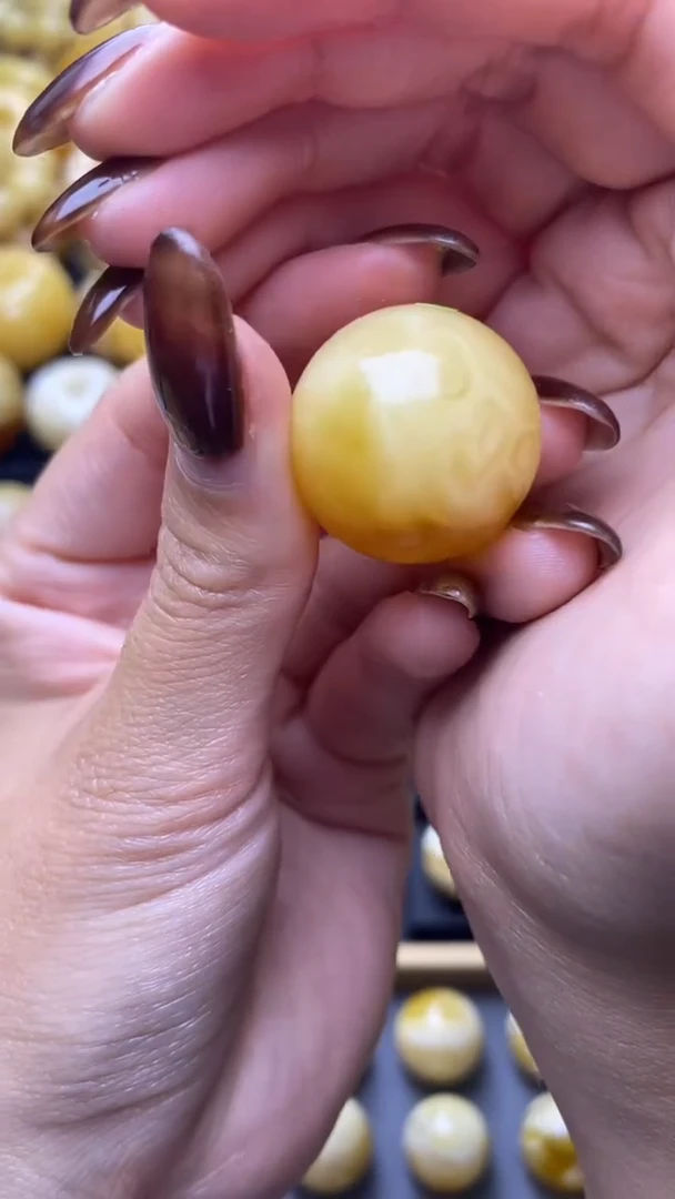 【闪购商品】琥珀裸石未镶嵌蜜蜡25