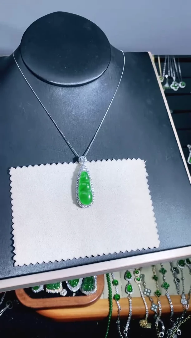 翡翠银S925镶嵌颈饰多样性