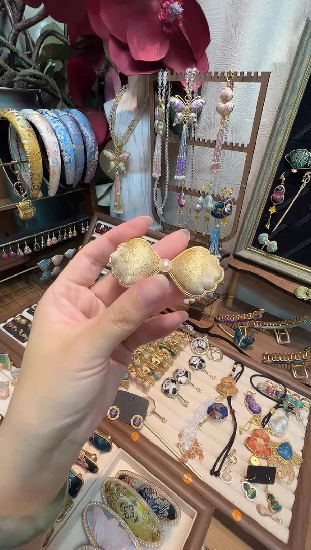 【孤品车8.2】蚕丝提花缎贝壳鸭嘴夹 福利