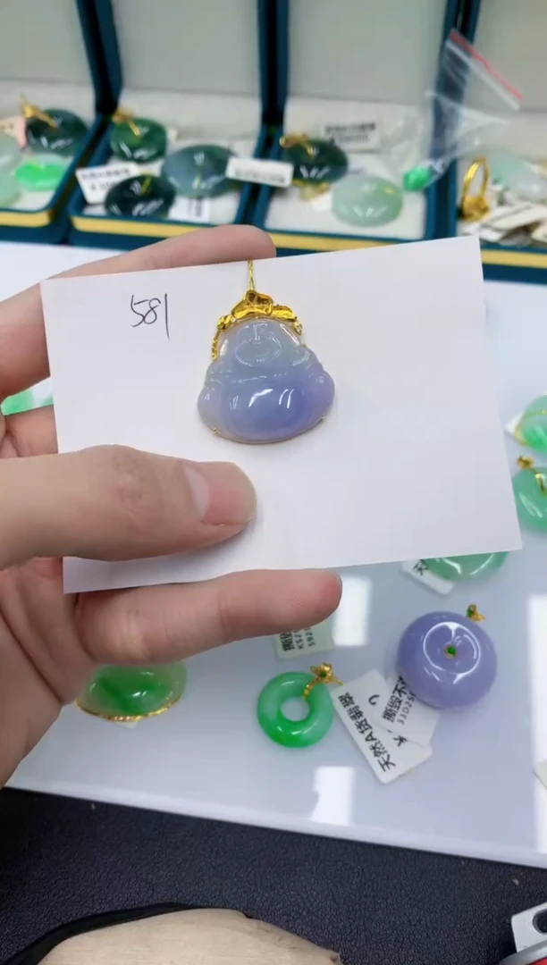颈饰18K金镶嵌翡翠111111