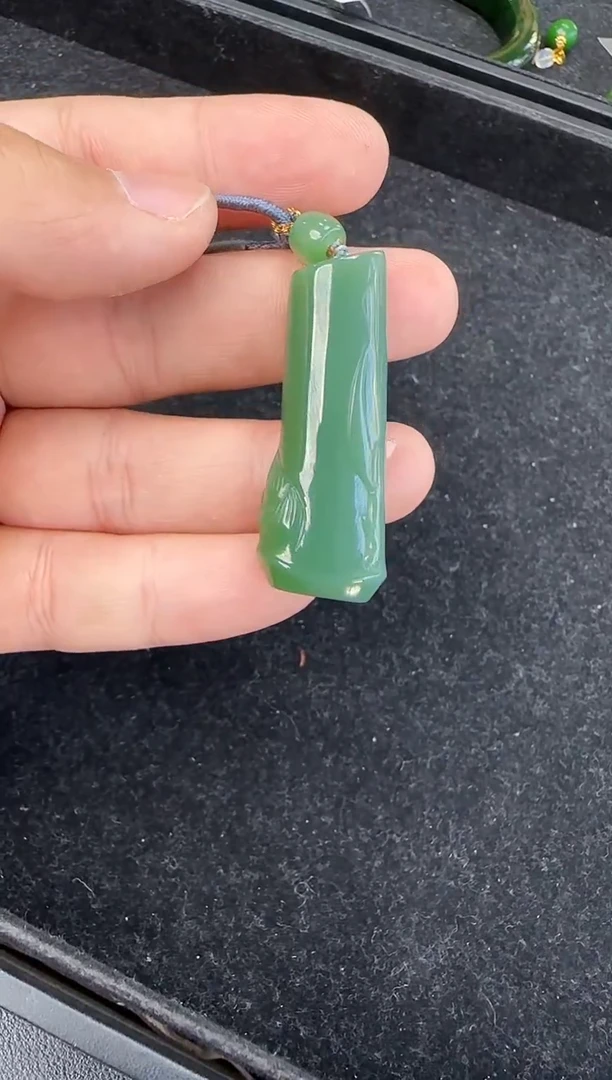 颈饰未镶嵌和田玉竹节