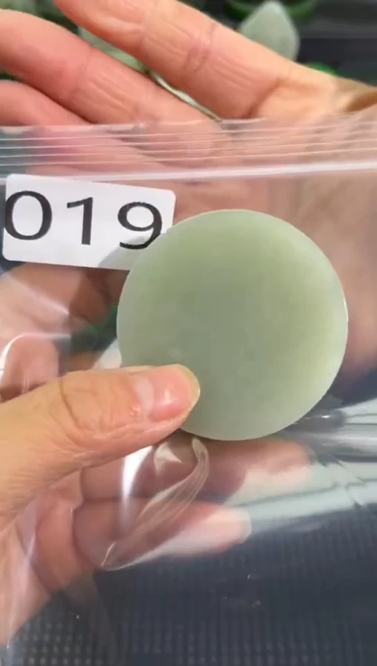 未镶嵌和田玉珠宝半成品镯芯