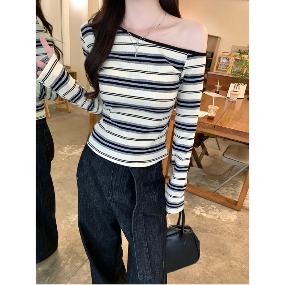 撞色条纹斜肩长袖女秋季设计感修身露肩一字肩上衣2025年新款网红