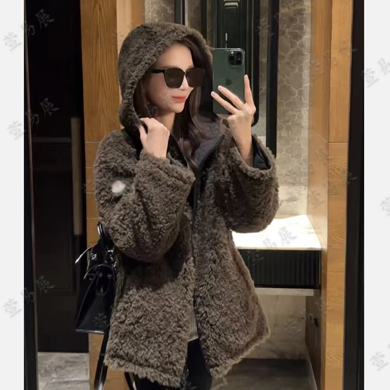 萱易展-“冬令时”100澳洲进口绵羊毛两面穿连帽毛毛外套-WT111002