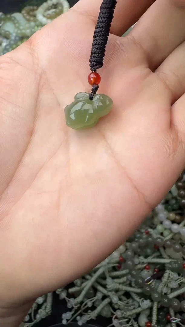 颈饰未镶嵌和田玉拍一发一