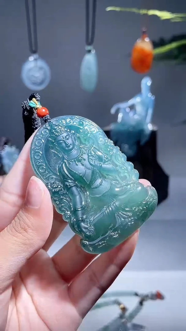 颈饰未镶嵌翡翠度母