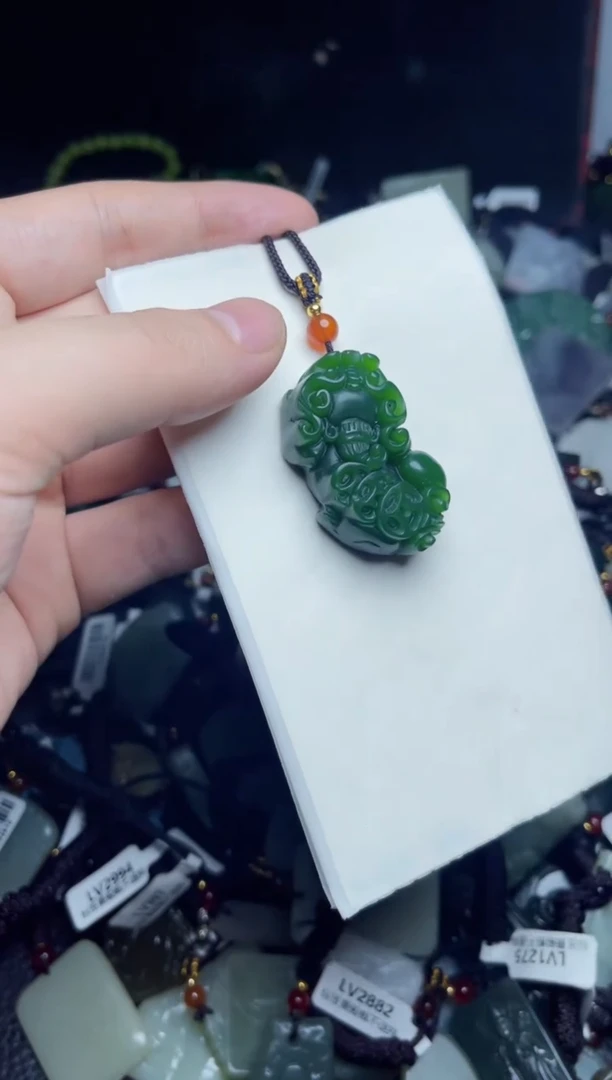 颈饰未镶嵌和田玉1