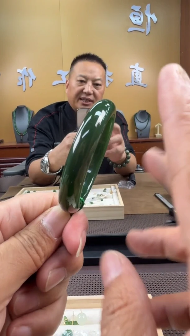 颈饰未镶嵌和田玉手镯56
