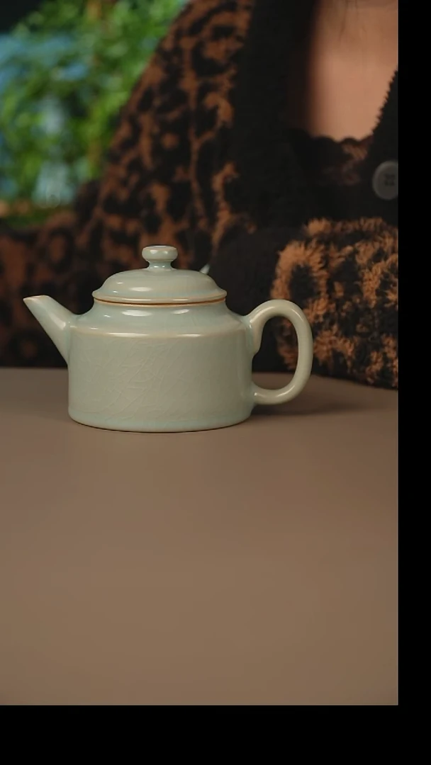 仿古天青德钟壶微暇