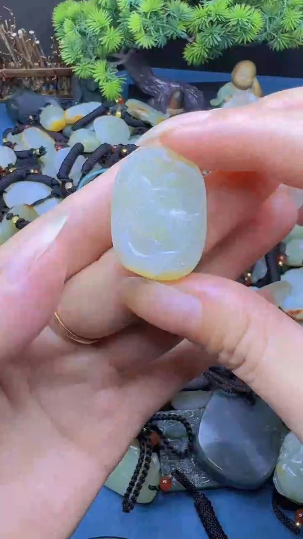 和田玉未镶嵌颈饰64