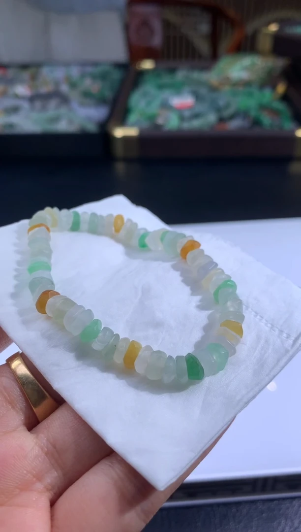 未镶嵌定制翡翠查***吧翡翠