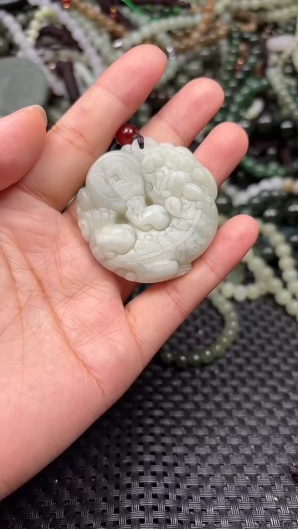 颈饰未镶嵌和田玉1
