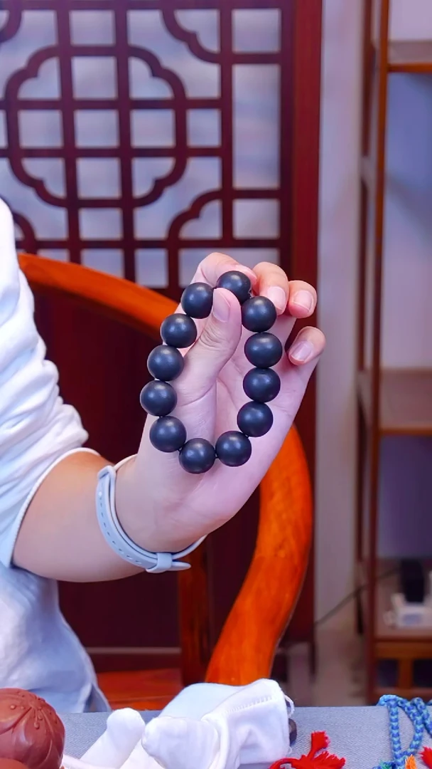 黑花宜1.9圆珠手串（福利）