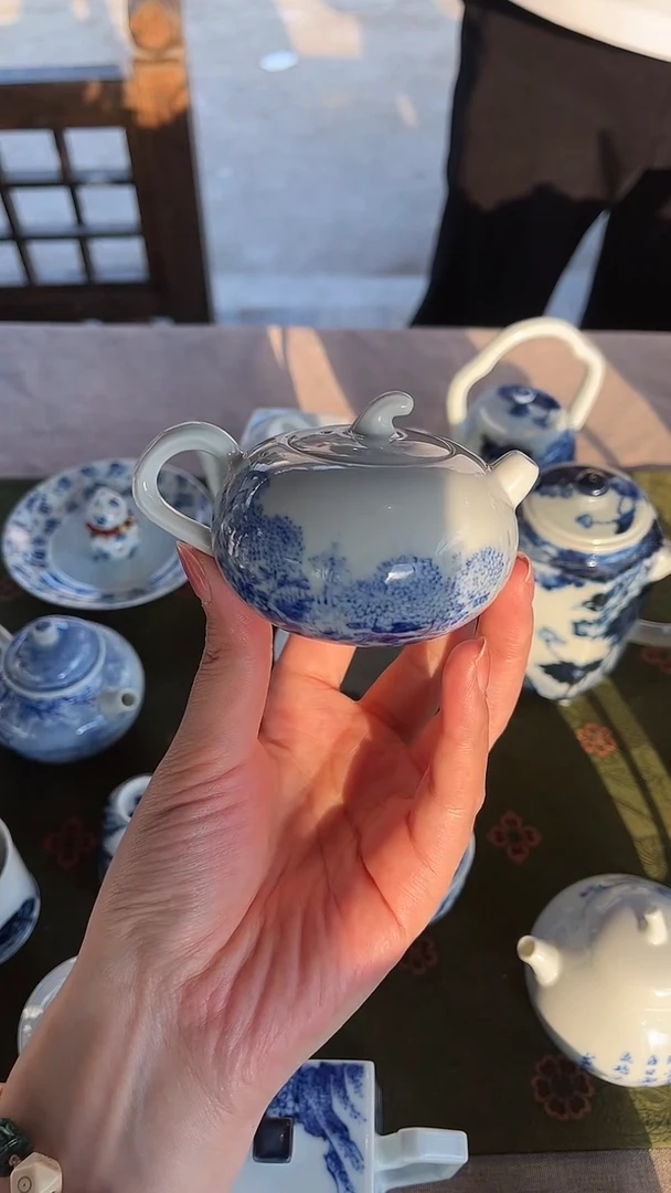 仪贤堂柴窑 菊花小壶