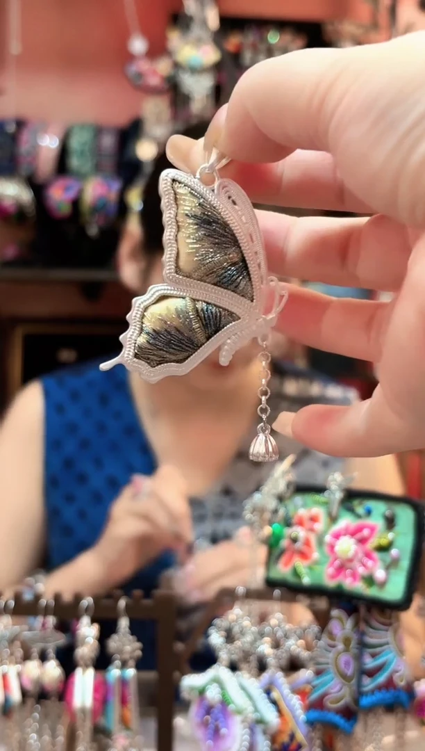 织绣云织谣民族风精美饰品   48