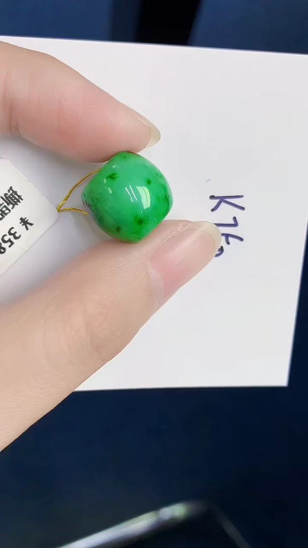 颈饰未镶嵌翡翠天然翡翠缅甸A货