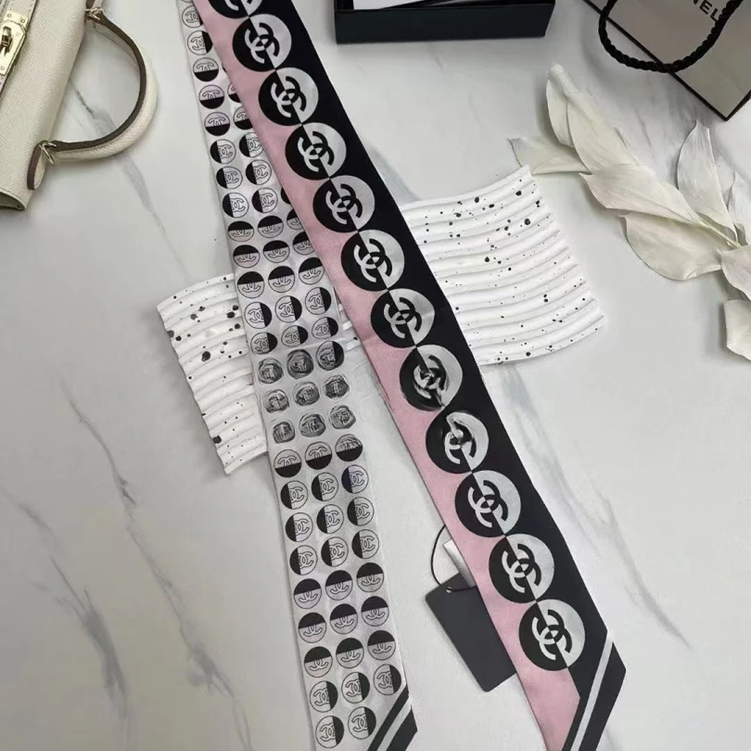 全新未使用 Chanel/香奈儿 双C满印 丝巾