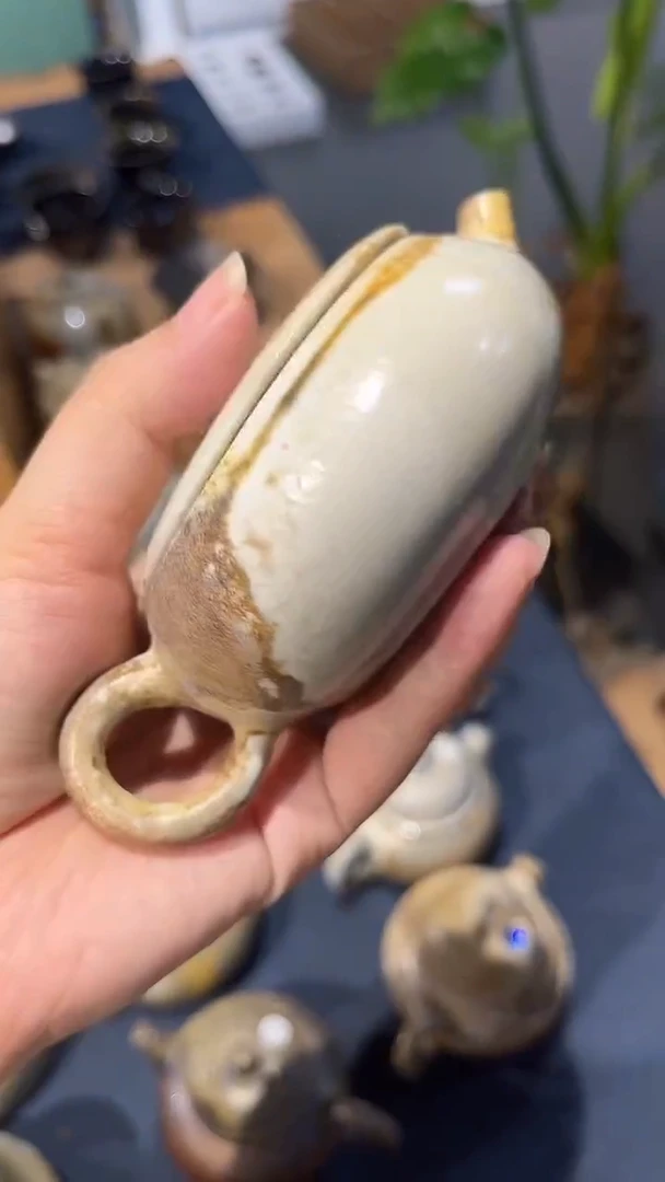 壶170号容量110-120ML中白泥 微瑕球孔