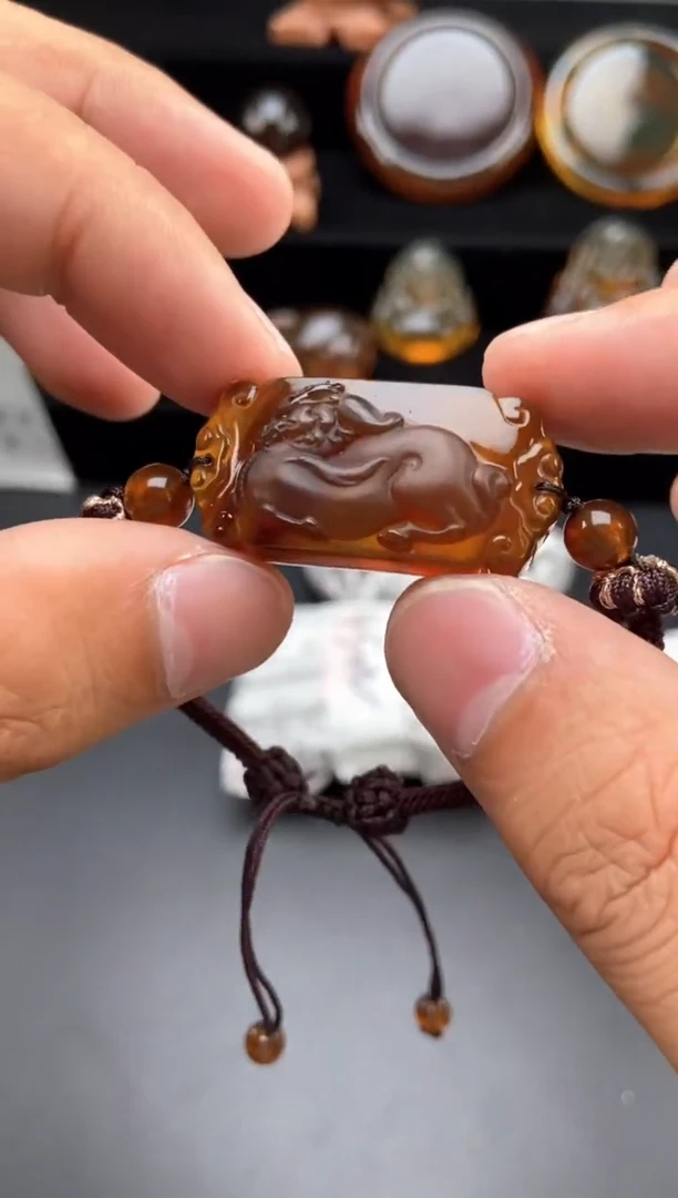 手链琥珀未镶嵌棕红珀麒麟手牌