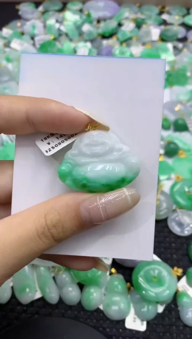 颈饰18K金镶嵌翡翠天然缅甸翡翠A货