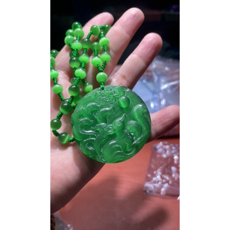 C 117 绿猫九尾狐吊坠