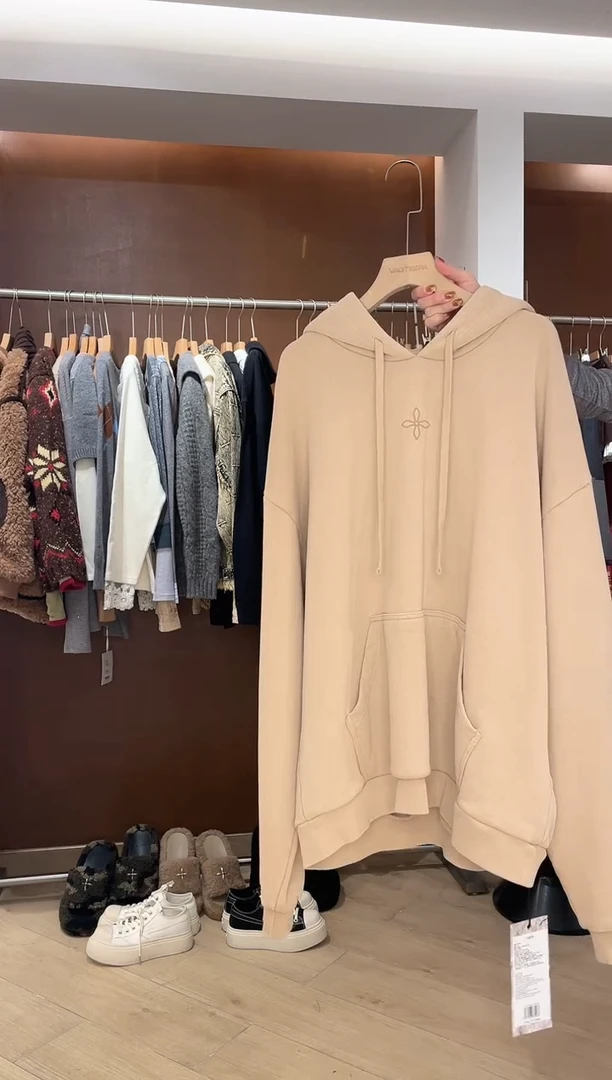 25新款卫衣 M号 原价1550