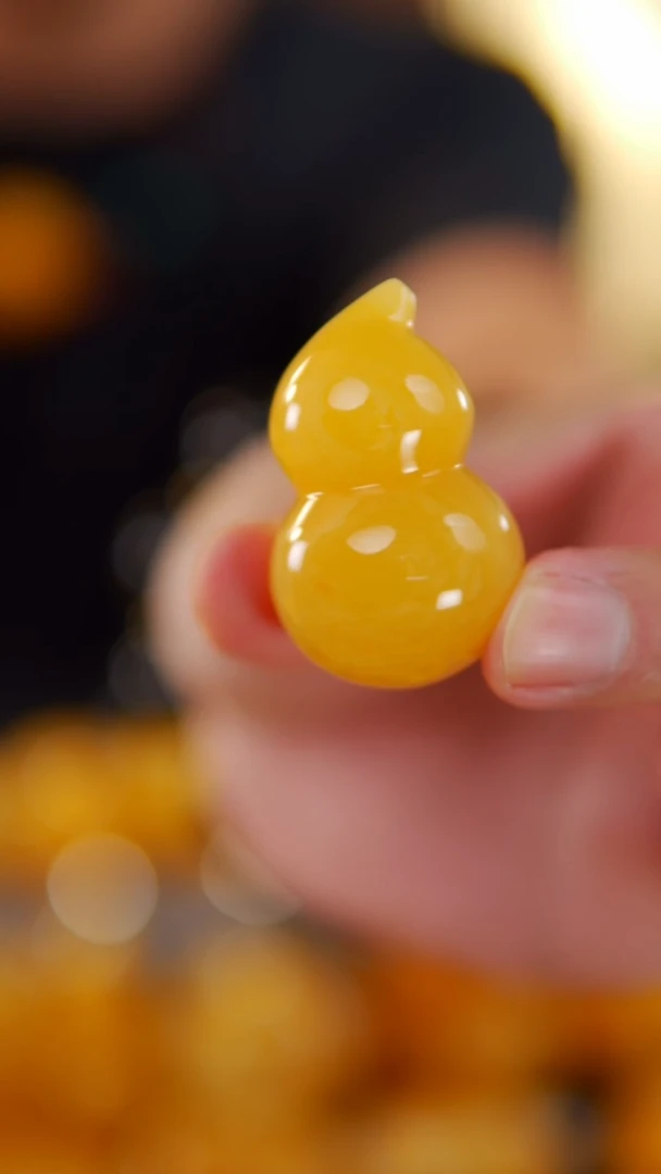 裸石琥珀未镶嵌17.66焦皮葫芦