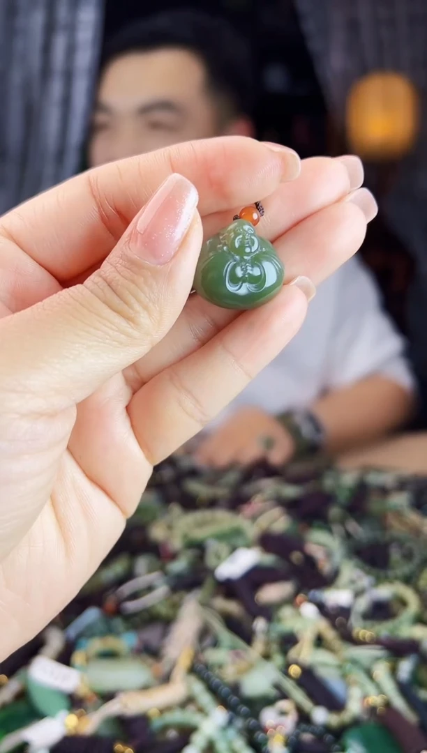 未镶嵌和田玉挂件1